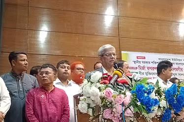 জনগণের ভোটে নির্বাচিত কোনো জনপ্রতিনিধিকে চাইলেই বরখাস্ত করা উচিত নয়: মির্জা ফখরুল